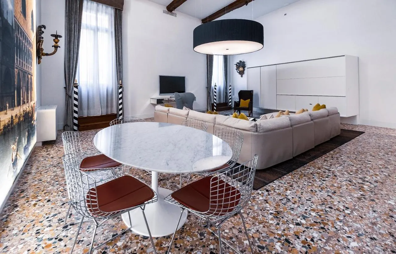Joseph Apartments Venice